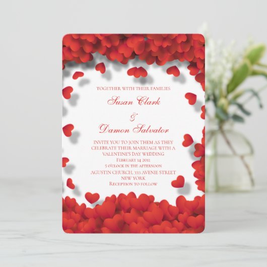 Valentinstag der Roten Herzen Einladung (Stehend Vorderseite)