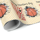 Valentinstag des Basketballspielers mit Liebe Geschenkpapier (Rolleneckpunkt)