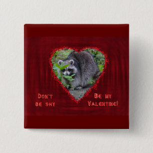 Valentinstag Gruß - Shy Raccoon Button