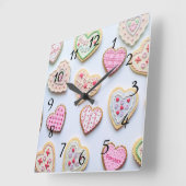 Valentinstag Herzkekse Quadratische Wanduhr (Winkel)
