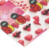 Valentinstag Ladybug Tischdecke (Schrägansicht)