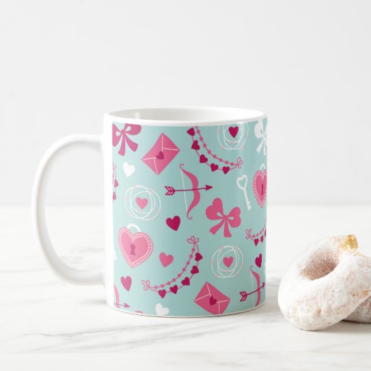 Valentinstag Liebe Herz Pfeile Pfeile Pink Rot Kaffeetasse (Mit Donut)
