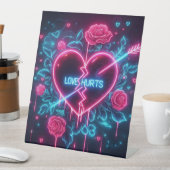 Valentinstag Liebe schmerzt Neon Heart Sockelschild (In Situ)