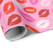 Valentinstag Lippen mit Text auf rosa Geschenkpapier (Rolleneckpunkt)