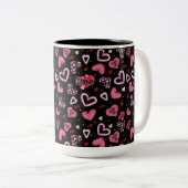 Valentinstag mit rosa Herzchen Zweifarbige Tasse (VorderseiteRechts)