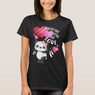Valentinstag Panda Bär mit Herzen T-Shirt