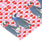 Valentinstag Pinguin Tischdecke (Schrägansicht)