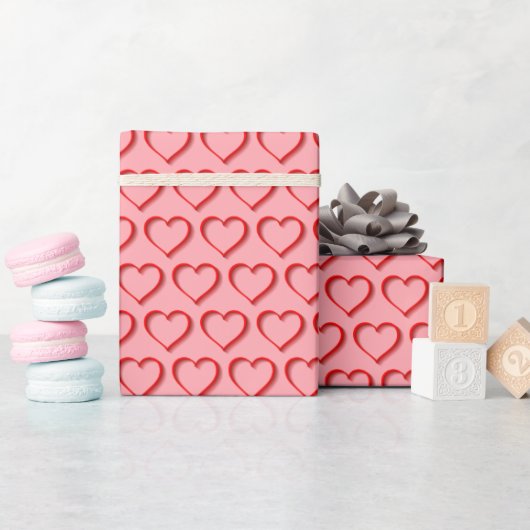 Valentinstag Rotes Herz auf Rosa Geschenkpapier (Babyparty)