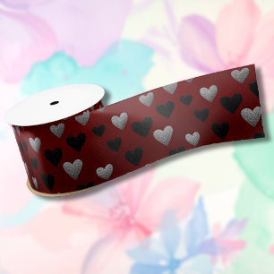 Valentinstag Silber Schwarze Glitzerherzen auf Bur Satinband