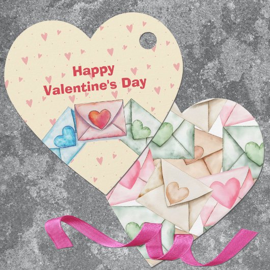 Valentinstag-Umschlag und Herzen Geschenkanhänger