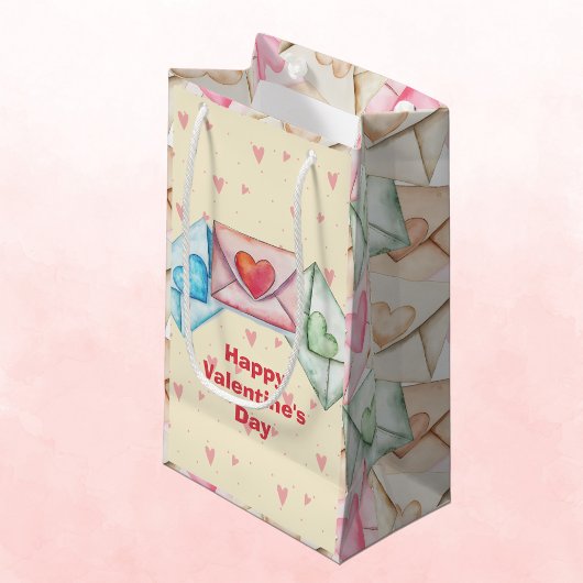 Valentinstag-Umschlag und Herzen Kleine Geschenktüte