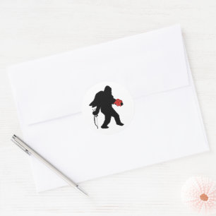 Valentinstag von Sasquatch Runder Aufkleber