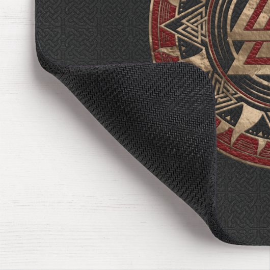 Valknut Symbol-schwarzes und rotes Leder und Gold Mousepad (Ecke)