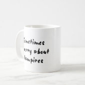 Vampir besorgt über kaffeetasse (Vorderseite Links)