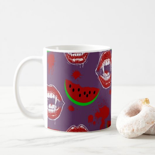 Vampir & Wassermelone Gruseliger Summerween Lila Kaffeetasse (Mit Donut)