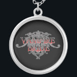 Vampire Bride Necklace Versilberte Kette<br><div class="desc">Was die elegante untote Kleidung... zu einer Vampire Wedding Elegant gotische Ornamente mit "Vampire Bride" und "Vampire Groom" in schwarzer Schrift mit blutroten Höhepunkten großartiges Geschenk für die Vampire Liebhaber,  die den "finalen" Absturz oder für Ihre eigene Vampire Hochzeit.</div>