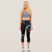 Vampire Cat and Wizard Pumpkin Halloween Surreal Capri Leggings (Vorderseite)