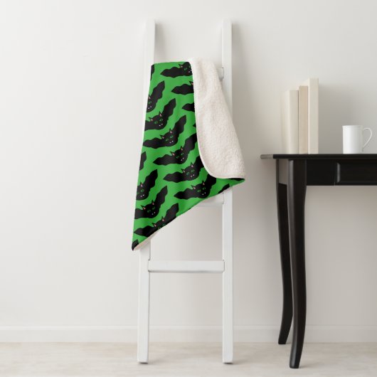 Vampire Cat Faced Bat Halloween Sherpa Blanket Sherpadecke (Beispiel)