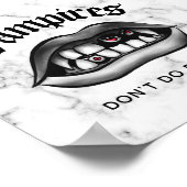 Vampire machen keine Geschirr lustige Fangs Poster (Ecke)