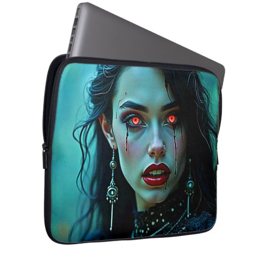 Vampire Queen: Dark Allure Art Laptopschutzhülle (Vorne Rechts)