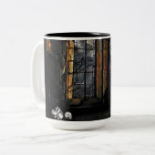 Vampire Stehend in der Window Light Coffee Tasse (Vorderseite Links)