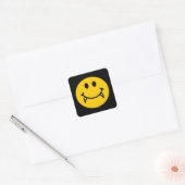 Vampirgesicht mit Fangzähnen Quadratischer Aufkleber (Umschlag)