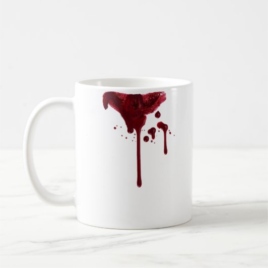 Vampirs dunkelroter Lipstick-Fleck mit Blut Kaffeetasse (Links)