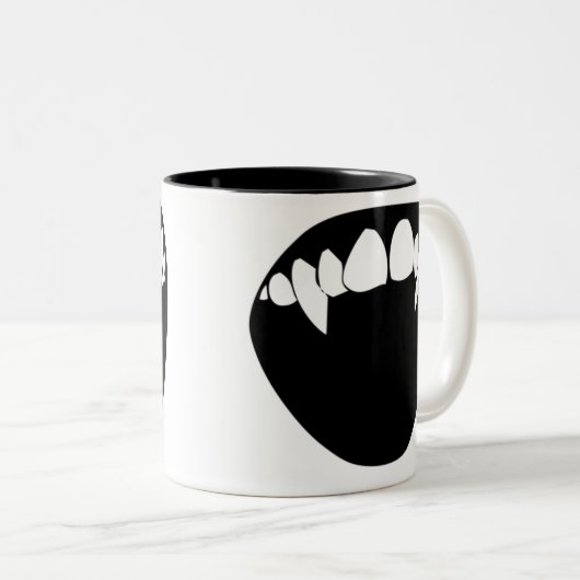 Vampirs-Zähne Zweifarbige Tasse (VorderseiteRechts)