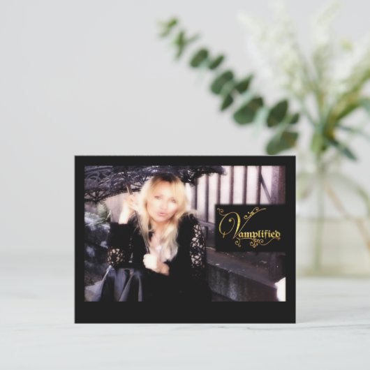 Vamplified® Crucified Postkarte (Stehend Vorderseite)