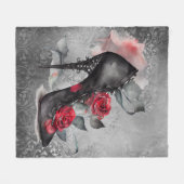 Vampy Spiked Stiletto | Rote Rose High Heel Grunge Fleecedecke (Vorderseite (Horizontal))