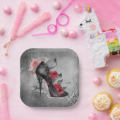 Vampy Spiked Stiletto | Rote Rose High Heel Grunge Pappteller (Party)