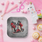 Vampy Strappy Stilettos | Heelse der Rote Rose auf Pappteller (Party)