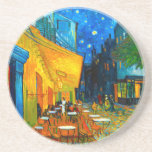 Van Gogh Café Terrasse am Abend Getränkeuntersetzer<br><div class="desc">Sandstone Untersetzer mit Vincent van Gogh's Ölgemälde Café Terrasse am Abend (1888). Gelbe Sterne malen den blauen Nachthimmel über einem Café im Freien in Frankreich. Ein wunderbares Geschenk für die Fans von Post-Impressionismus und niederländischer Kunst.</div>
