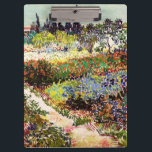 Van Gogh Fantastische Bergwelten am Arles Frische  Klemmbrett<br><div class="desc">Vincent Van Gogh Blütengarten At Arles With Path Fine Art Vincent van Gogh war ein postimpressionistischer Maler, dessen Werke weit reichende Auswirkungen auf die Kunst des 20. Jahrhunderts hatten: Porträts, Selbstportraits, Landschaften und Stillleben von Zypressen, Blume, Bäumen in Blüten, Gärten, Weizenfeldern und Blume. Zwischen 1886 und 1890 fertigte Vincent van...</div>