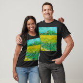 Van Gogh Field mit Irische in der Nähe von Arles T-Shirt (Unisex)