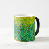 Van Gogh Field mit Irische in der Nähe von Arles Verwandlungstasse (VorderseiteRechts)