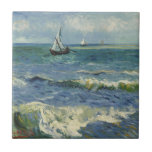 Van Gogh Seascape bei Saintes Maries de la Mer Fliese<br><div class="desc">Seascape in Saintes Maries de la Mer von Vincent van Gogh ist ein Vintages nautisches Post-Impressionismus-Gemälde mit Segelbooten auf dem Ozean mit sanften Wellen. Über den Künstler: Vincent Willem van Gogh war ein postimpressionistischer Maler,  dessen Werk durch seine raue Schönheit,  emotionale Ehrlichkeit und seine kühne Farbe besonders bemerkenswert war.</div>