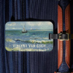 Van Gogh Seascape bei Saintes Maries de la Mer Gepäckanhänger<br><div class="desc">Seascape in Saintes Maries de la Mer von Vincent van Gogh ist ein Vintages nautisches Post-Impressionismus-Gemälde mit Segelbooten auf dem Ozean mit sanften Wellen. Über den Künstler: Vincent Willem van Gogh war ein postimpressionistischer Maler,  dessen Werk durch seine raue Schönheit,  emotionale Ehrlichkeit und seine kühne Farbe besonders bemerkenswert war.</div>