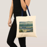 Van Gogh Seascape bei Saintes Maries de la Mer Tragetasche<br><div class="desc">Seascape in Saintes Maries de la Mer von Vincent van Gogh ist ein Vintages nautisches Post-Impressionismus-Gemälde mit Segelbooten auf dem Ozean mit sanften Wellen. Über den Künstler: Vincent Willem van Gogh war ein postimpressionistischer Maler,  dessen Werk durch seine raue Schönheit,  emotionale Ehrlichkeit und seine kühne Farbe besonders bemerkenswert war.</div>