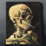 Van Gogh Skull mit brennender Zigarette Fotoplatte<br><div class="desc">Van Gogh Skull with Burning Zigarette. Oil painting on canvas from 1885. Skull with Burning zigarette reveals both van Gogh’s sense of humor and sense of the Macabre. Something of an oddity in his recognized werk, the work has grown in popularity in the past few decades. A great gift for...</div>
