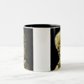 Van Gogh Smoking Skeleton Zweifarbige Tasse (Mittel)