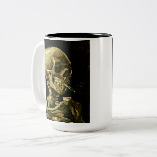 Van Gogh Smoking Skeleton Zweifarbige Tasse (Vorderseite Links)
