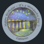 van Gogh Starry Night Over the Rhone Party Items Runder Aufkleber<br><div class="desc">Alle unsere Produkte werden mit großformatigen Bildern hergestellt,  die sorgfältig bearbeitet wurden,  um die bestmögliche Auflösung,  Farbe und Details zu gewährleisten.</div>