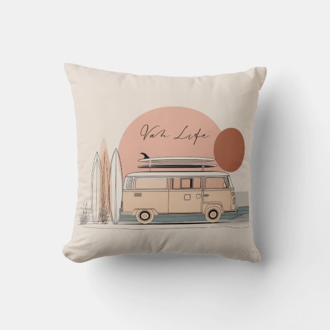 Van Life Surf Van – Retro Beach Camper Aesthetic  Kissen (Vorderseite)