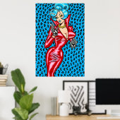 Vana DeVinyl™/Red Vinyl Dress/Blue Poster (Heimbüro)