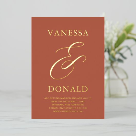 Vanessa Terracotta Moderne Hochzeit retten Folieneinladung (Stehend vorne)