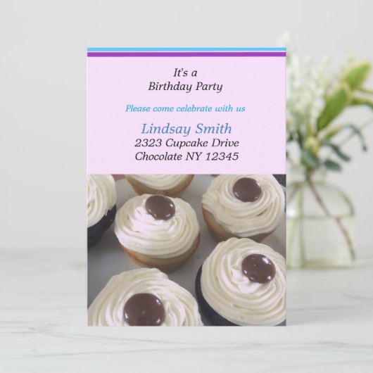 Vanilla Cupcakes Geburtstagsparty Einladung (Stehend Vorderseite)