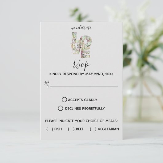Vanilla Strawberry Hydrangeas Wedding RSVP Karte (Stehend Vorderseite)
