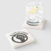 Vape auf starkem steinuntersetzer (Seitenansicht)