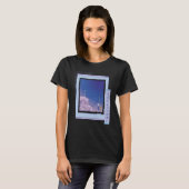 Vaporwave Anime Landschaft T-Shirt (Vorne ganz)